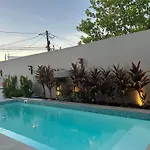 Casa De Aluguel Por Temporada Em Aracaju - Casa Flor